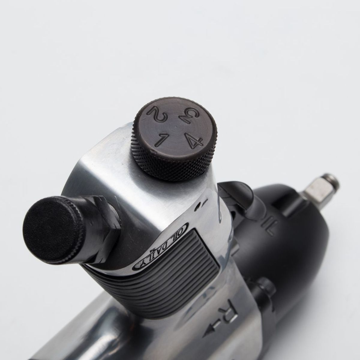 KI-1305 บล๊อกลม 3/8