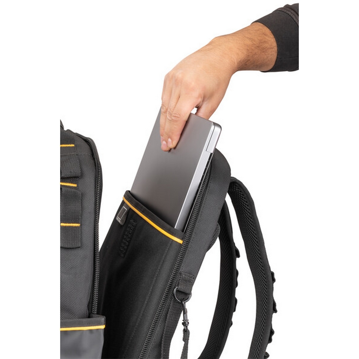 กระเป๋าสะพายบ่า PRO BACKPACK