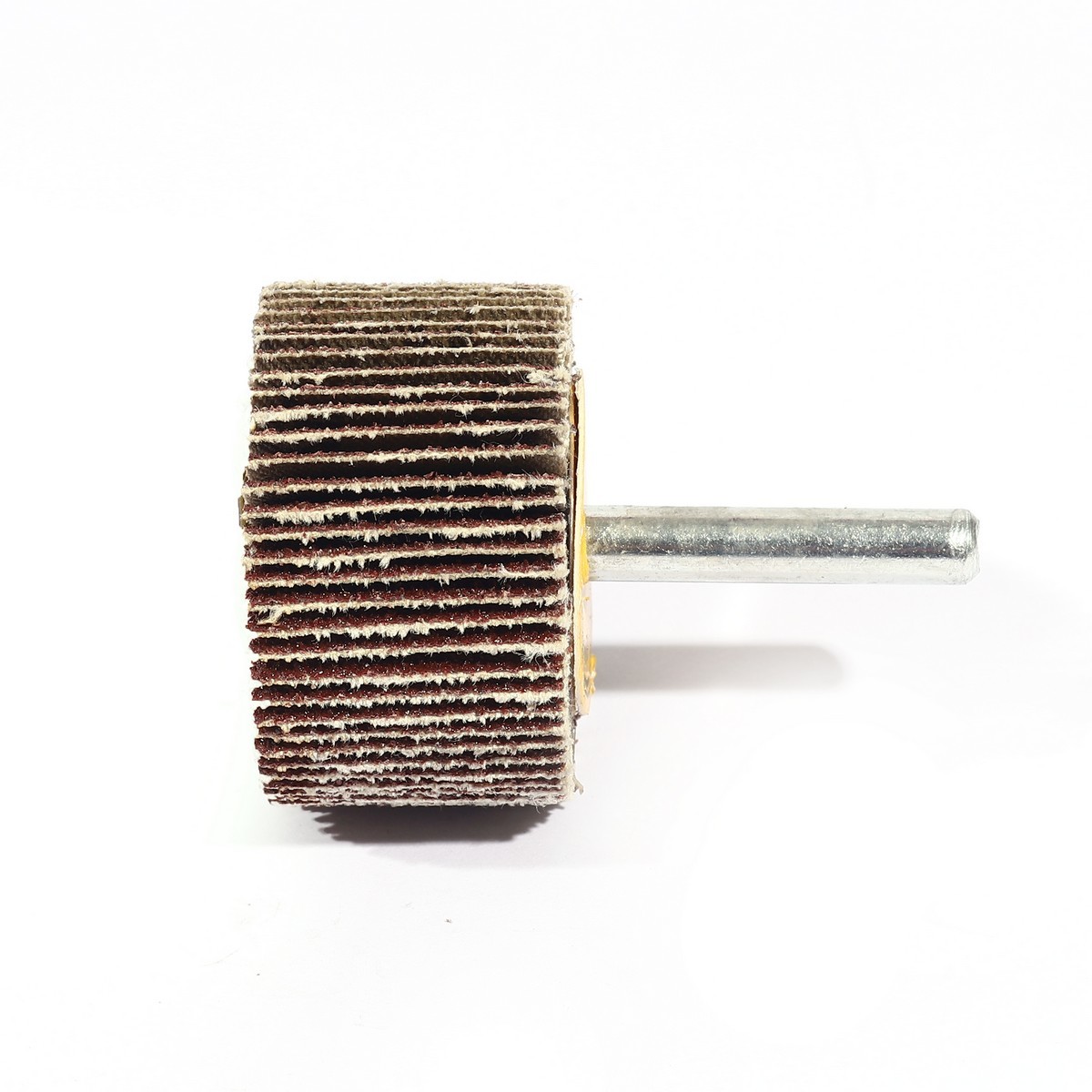 ล้อทราย มีแกน 40 X 25 X 6MM #100