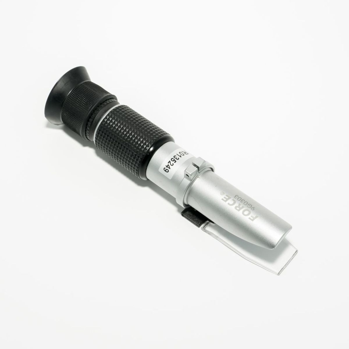 9G0303 เครื่องตรวจวัดคุณภาพน้ำยา